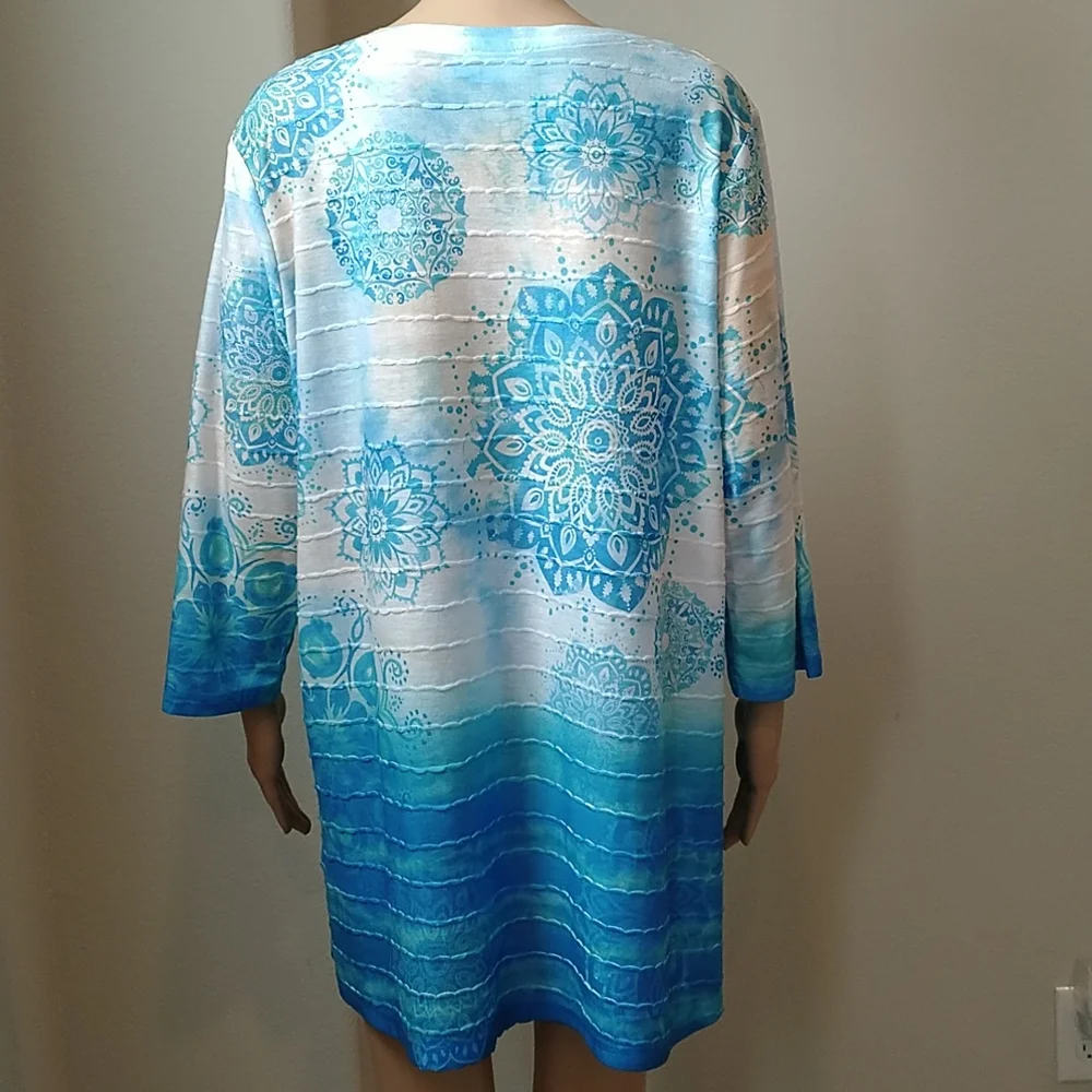 Time And Tru Blue/White Floral Mandela Pattern V Neck Long Sleeve Flowy Shirt - Picture 4 of 8